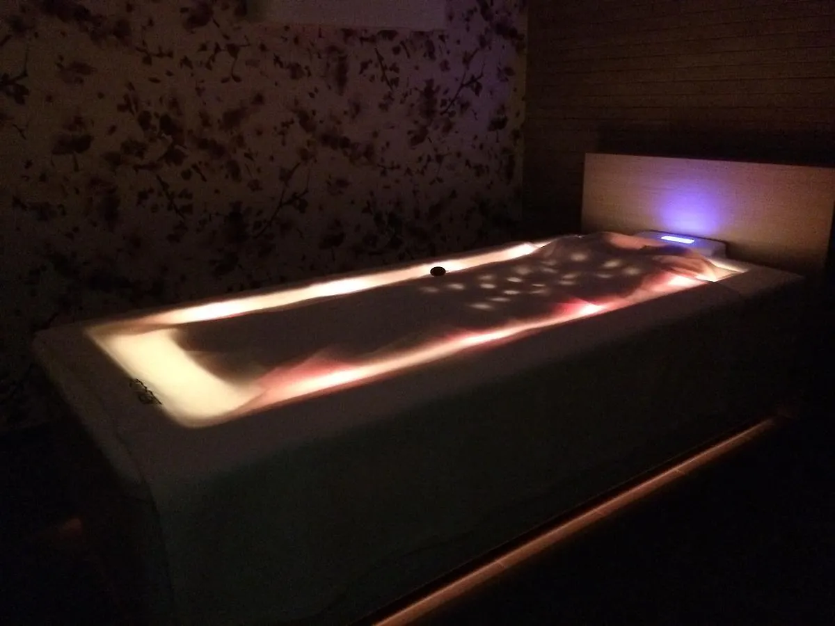 Domitys - Le Castel Du Val Hotel Perignat-les-Sarlieve 0*,  France